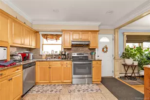 41 Jackson Ave, Mineola, NY 11501 - Photo 5