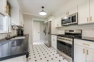 113 Old Mill Road, Great Neck, NY 11023 - Photo 9