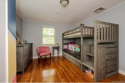 113 Old Mill Road, Great Neck, NY 11023 - Photo 19