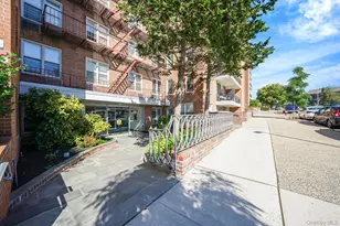 67-50 Thornton Pl, Forest Hills, NY 11375 - Photo 19