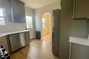 24 Tulip Ln, New Hyde Park, NY 11040 - Photo 15