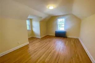 24 Tulip Ln, New Hyde Park, NY 11040 - Photo 27