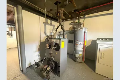 24 Tulip Lane, New Hyde Park, NY 11040 - Photo 33