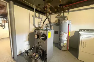 24 Tulip Ln, New Hyde Park, NY 11040 - Photo 33