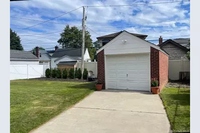 24 Tulip Lane, New Hyde Park, NY 11040 - Photo 7