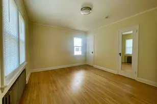 24 Tulip Ln, New Hyde Park, NY 11040 - Photo 19