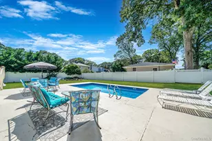 10 Roy Ave, West Islip, NY 11795 - Photo 29