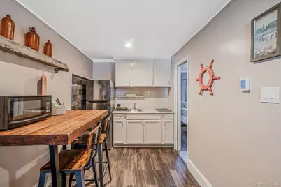 10 Roy Avenue, West Islip, NY 11795 - Photo 17