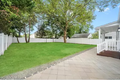 674 Winthrop Drive, Uniondale, NY 11553 - Photo 15