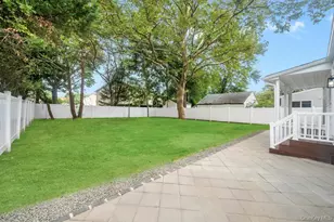 674 Winthrop Dr, Uniondale, NY 11553 - Photo 15