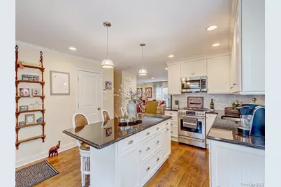 100-18 Baker Court, Island Park, NY 11558 - Photo 5