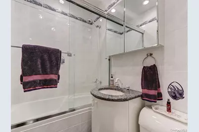 100-18 Baker Court, Island Park, NY 11558 - Photo 13