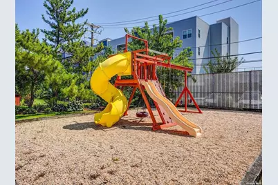 100-18 Baker Court, Island Park, NY 11558 - Photo 23