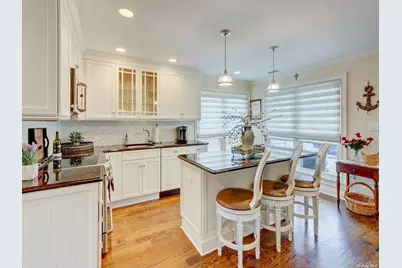 100-18 Baker Court, Island Park, NY 11558 - Photo 3