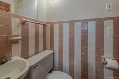 30 Center Drive, Riverhead, NY 11901 - Photo 19