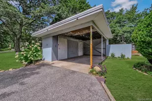 30 Center Dr, Riverhead, NY 11901 - Photo 7