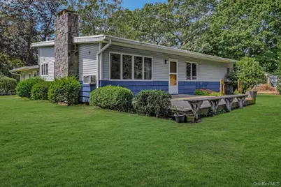 30 Center Drive, Riverhead, NY 11901 - Photo 5