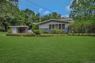 30 Center Dr, Riverhead, NY 11901 - Photo 3