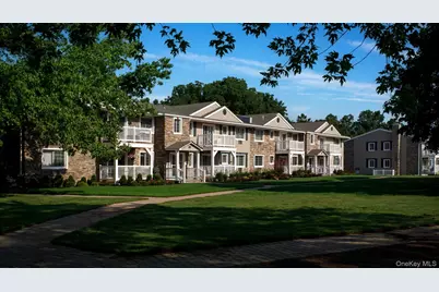 9 Williams Boulevard #1-1E, Lake Grove, NY 11755 - Photo 5