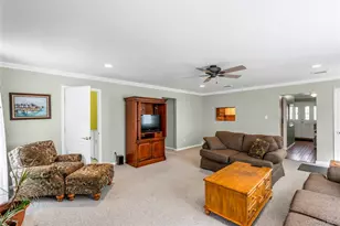 58 Rhoda Ave, Smithtown, NY 11787 - Photo 5