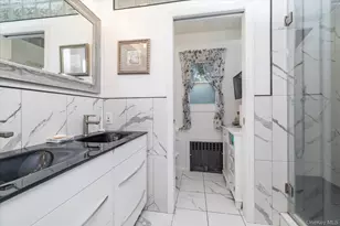 631 Lenore Ln, Elmont, NY 11003 - Photo 9