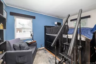 631 Lenore Ln, Elmont, NY 11003 - Photo 17