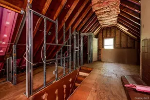 10 Hampton Ter, White Plains, NY 10607 - Photo 17