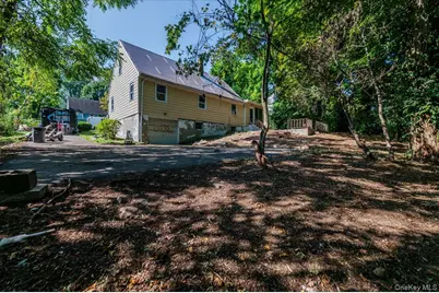 10 Hampton Terrace, White Plains, NY 10607 - Photo 23