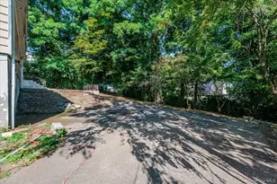 10 Hampton Ter, White Plains, NY 10607 - Photo 27