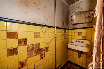 10 Hampton Terrace, White Plains, NY 10607 - Photo 19