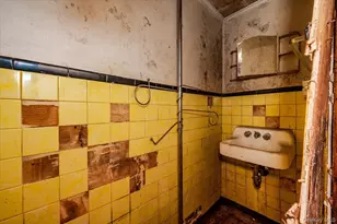 10 Hampton Ter, White Plains, NY 10607 - Photo 19