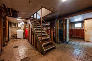 10 Hampton Ter, White Plains, NY 10607 - Photo 21