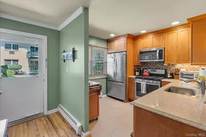 2426 Wilshire Lane #2426, Oakdale, NY 11769 - Photo 3