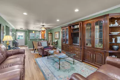 2426 Wilshire Lane #2426, Oakdale, NY 11769 - Photo 7