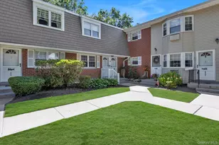 2426 Wilshire Ln, Oakdale, NY 11769 - Photo 15