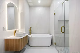 31-16 21st St, Astoria, NY 11106 - Photo 9