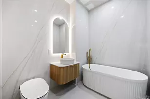 31-16 21st St, Astoria, NY 11106 - Photo 11