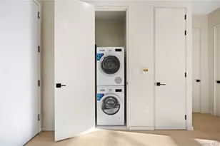 31-16 21st St, Astoria, NY 11106 - Photo 5