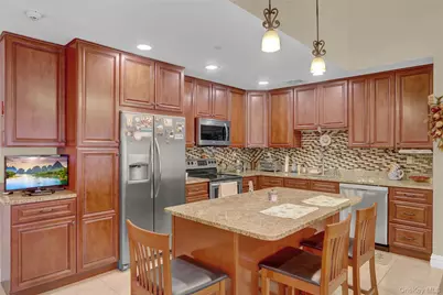 16 Della Drive, West Babylon, NY 11704 - Photo 5