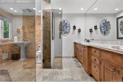 18 Roundtree Drive, Melville, NY 11747 - Photo 15