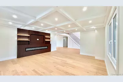 60 Periwinkle Road, Levittown, NY 11756 - Photo 5