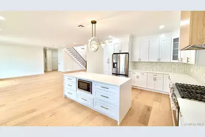 60 Periwinkle Road, Levittown, NY 11756 - Photo 9