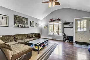 500 Boxwood Dr, Shirley, NY 11967 - Photo 5