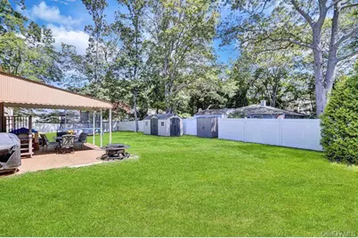 500 Boxwood Drive, Shirley, NY 11967 - Photo 3