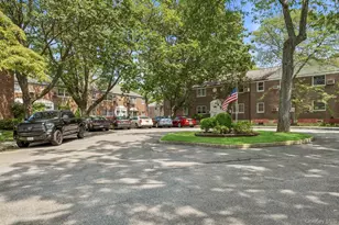 60-31 251st St, Little Neck, NY 11362 - Photo 17