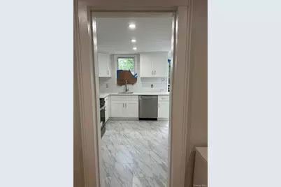 15070 Foch Boulevard, Jamaica, NY 11434 - Photo 7