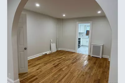 15070 Foch Boulevard, Jamaica, NY 11434 - Photo 5