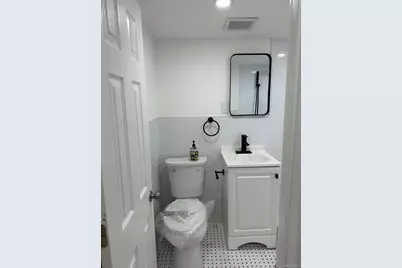 15070 Foch Boulevard, Jamaica, NY 11434 - Photo 17
