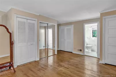 1058 Wilmot Road, Scarsdale, NY 10583 - Photo 7