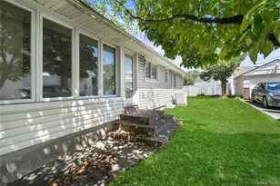 2986 Valley Rd, Wantagh, NY 11793 - Photo 15